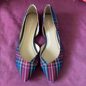 NWOT plaid flats with side cut out.